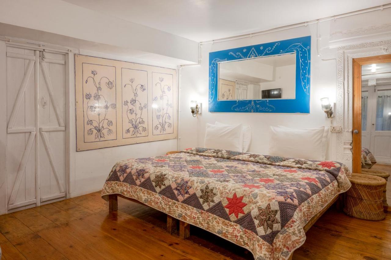 Hotel Rosastays Jeolikote